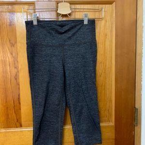 Athleta Heather Gray crops, size S